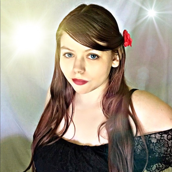 Meet your Posher, Lizza - Picture 3 of 8